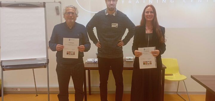La Directora General, Caridad Martínez, y nuestro Director de Investigación, Carlos Luna, han estado en Praga participando en el curso especializado "Teaching in the AI Age"